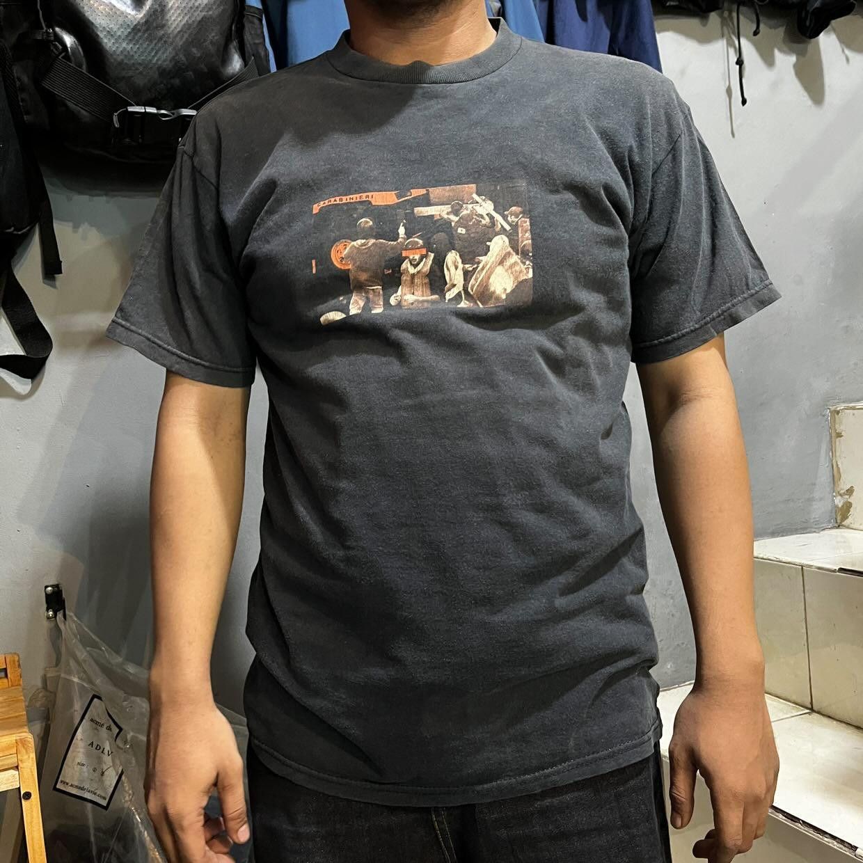 Supreme Vintage supreme carabinier protest tee Size US M / EU 48-50 / 2 - 6 Thumbnail