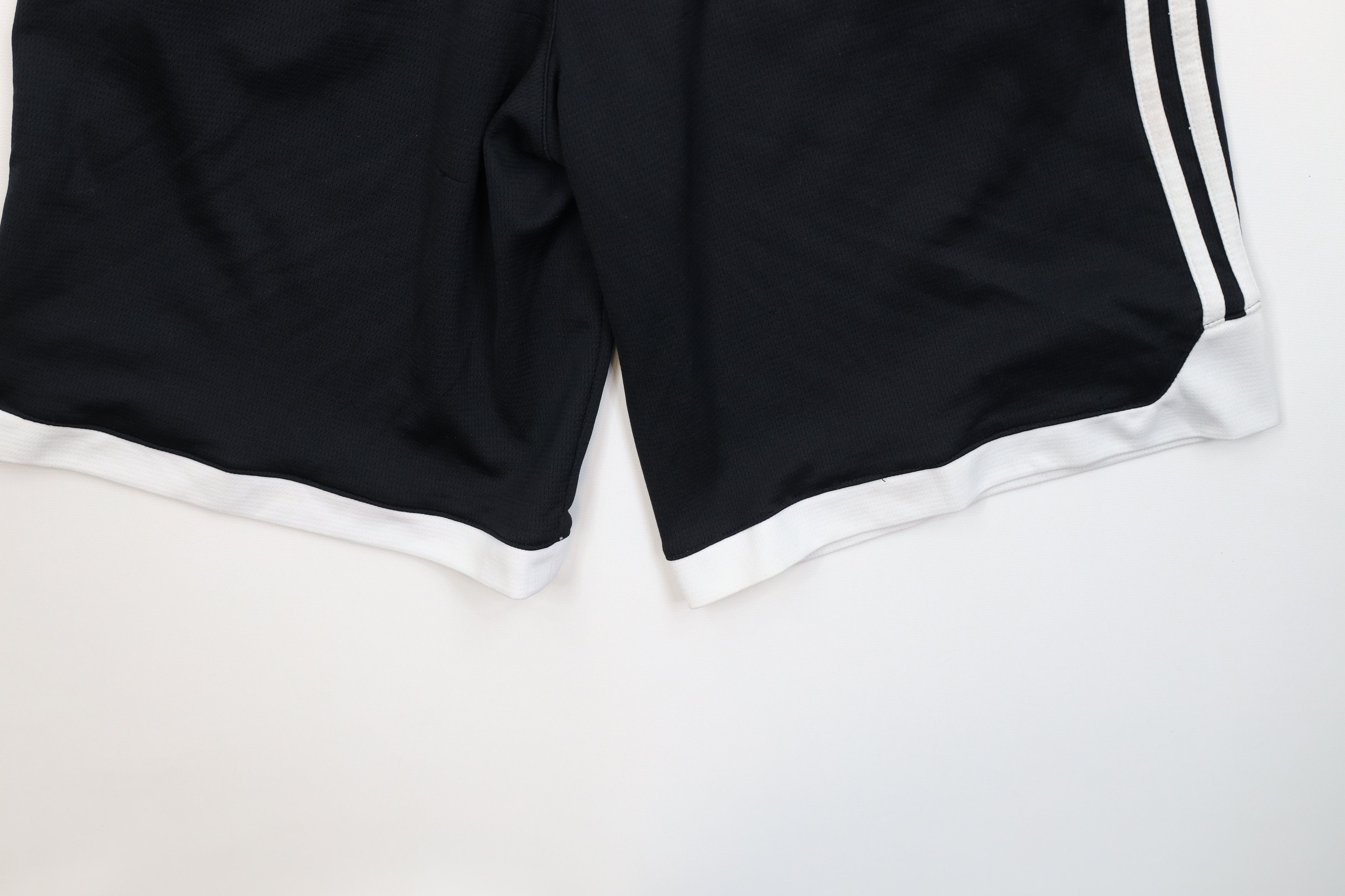 Adidas Vintage Adidas Spell Out Running Jogging Soccer Shorts Size US 32 / EU 48 - 14 Thumbnail