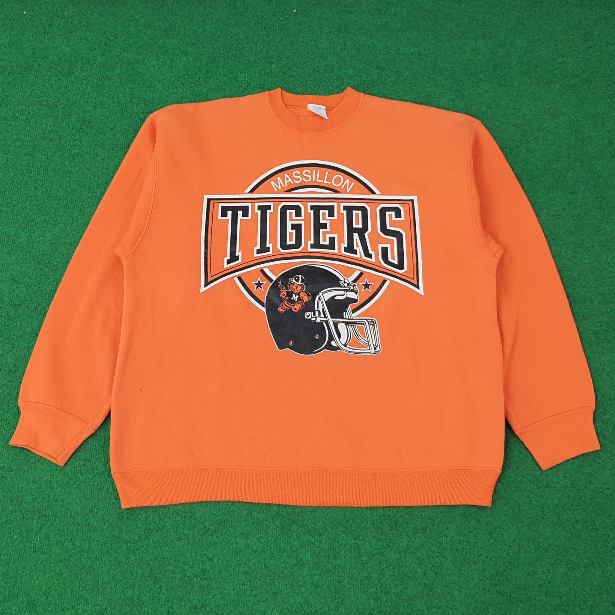 NFL Vintage Massillon Tigers Football Team Sweatshirt C251N28 Size US L / EU 52-54 / 3 - 1 Thumbnail
