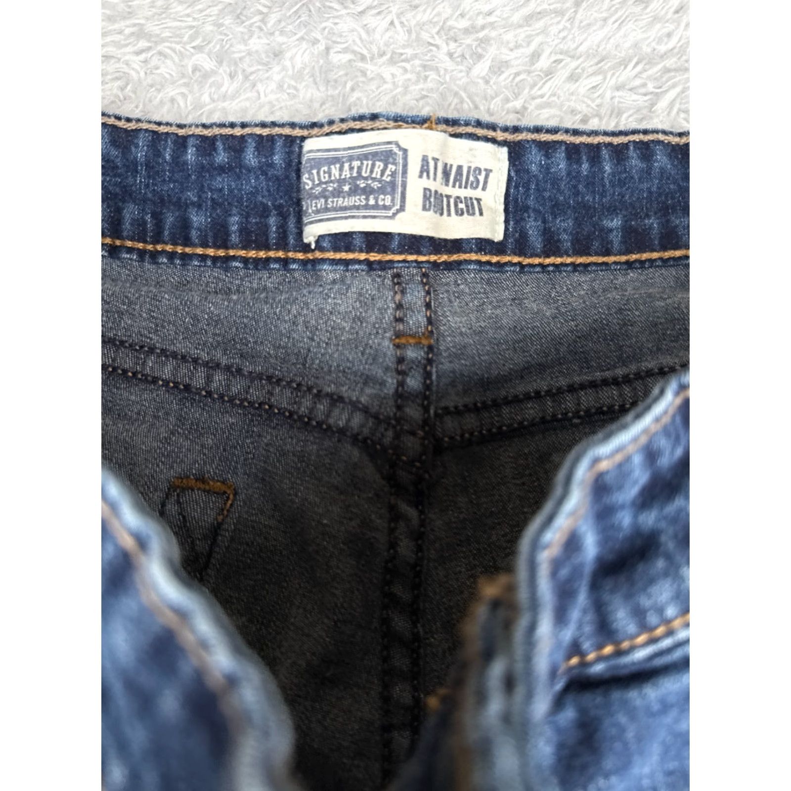 Levi's Levi's Jeans Women 16 Blue Denim Bootcut High Rise 32x33 Cotton Blend 5-Pocket Comfort Distressed Stretch Cotton Regular Vintage No N/A Size 38" / US 16 / IT 52 - 6 Thumbnail