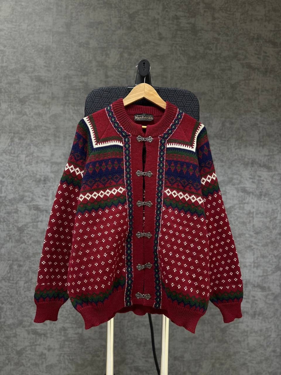 Highland × Vintage Vintage Nordstrikk Wool Red Knit Highland Sweater Size US L / EU 52-54 / 3 - 12 Thumbnail