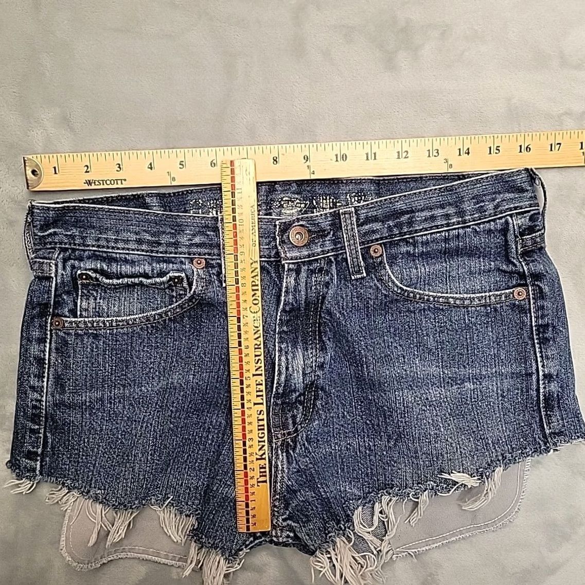 Dickies VINTAGE Dickies Shorts Womens 32 Cut-Off Denim Jorts Daisy Booty Mini Blue 90s American Retro USA Womens Shorts 32 Beige? Size 24" / US 00 / IT 34 - 7 Thumbnail