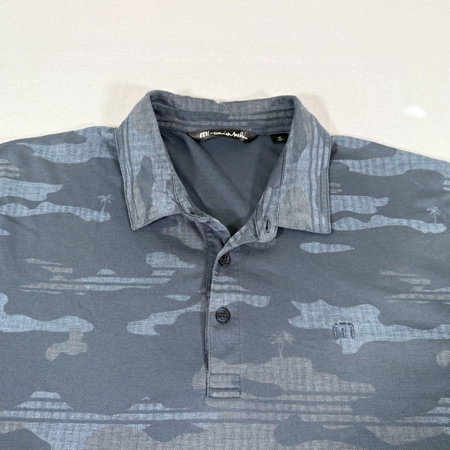 TravisMathew Travis Mathew Polo Shirt Mens XL Gray Blue Camouflage Golf Performance Athletic Short Sleeve Collared Logo Size US XL / EU 56 / 4 - 2 Thumbnail