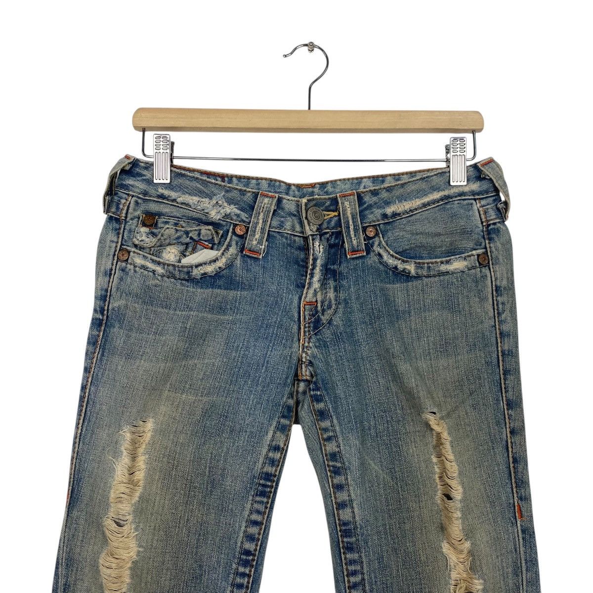 True Religion True Religion distressed flare pant Size 28" / US 6 / IT 42 - 2 Thumbnail