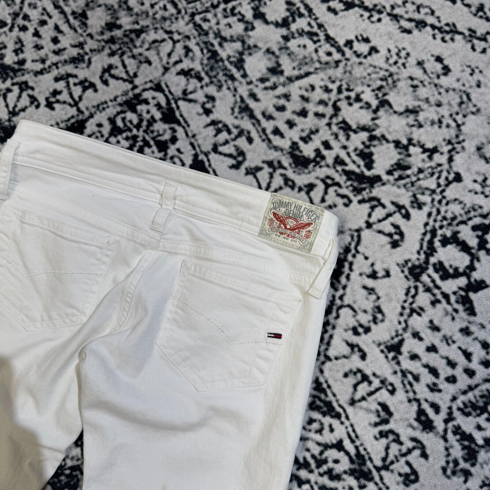 Tommy Hilfiger × Vintage Vintage Tommy Hilfiger Women's White Cotton Size W26 90s Size US 26 / EU 42 - 12 Thumbnail