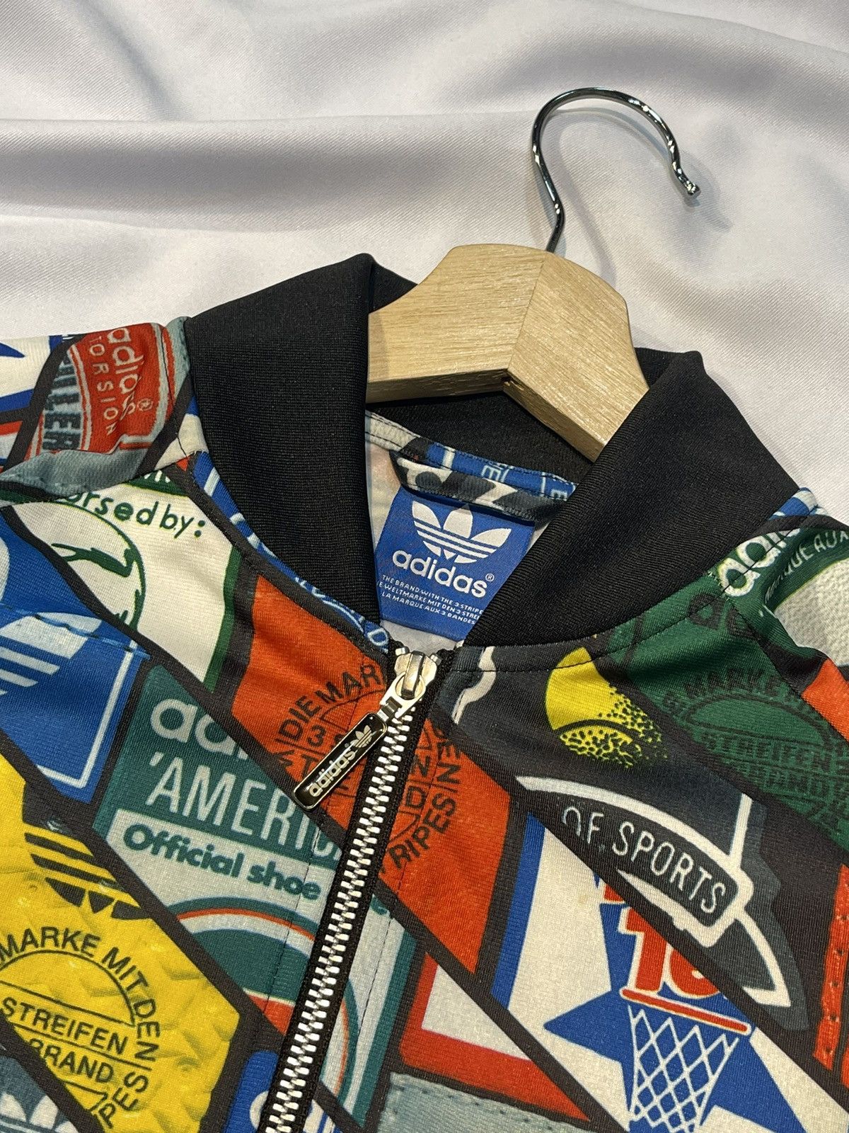 Adidas × Vintage ADIDAS BOMBER BANNERFLAG FULLPRINT JACKET Size US L / EU 52-54 / 3 - 11 Thumbnail