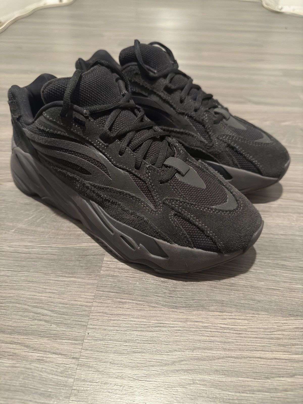 Adidas Yeezy 700 V2 Vanta