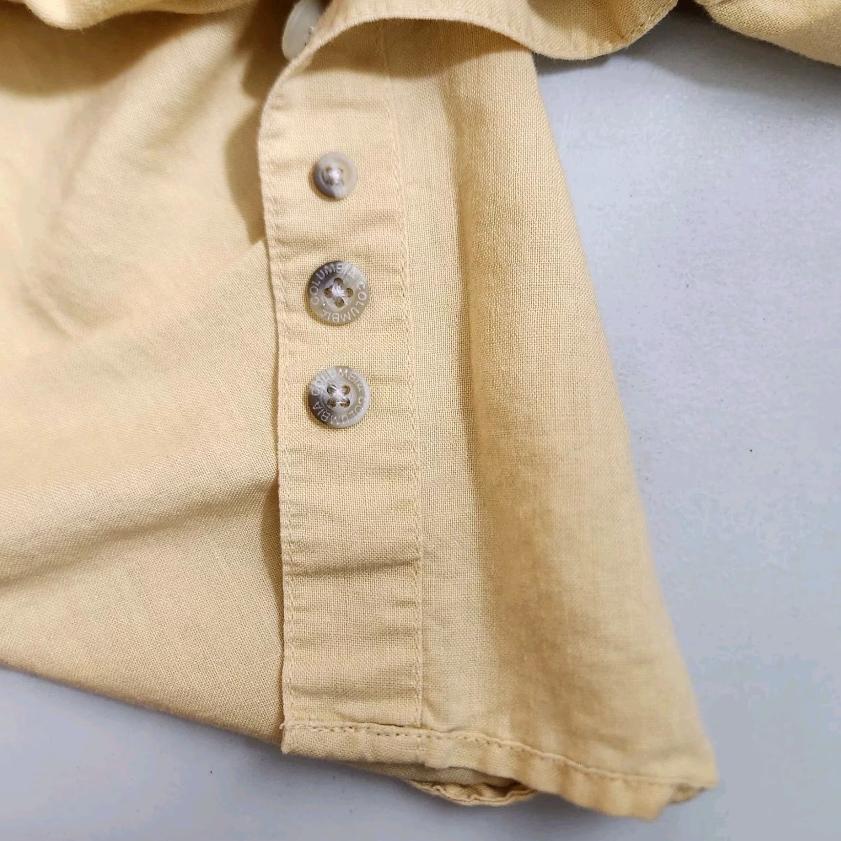 Vintage Columbia Shirt Mens Light Yellow Ramie/Cotton Short Sleeve Buttondown Shirt-Size L Size US L / EU 52-54 / 3 - 8 Thumbnail