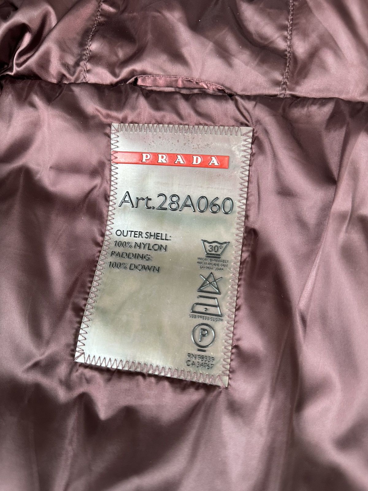 Prada Prada - 09 Down Zip-Up Nylon Hooded Jacket Fox Fur - Maroon Size M / US 6-8 / IT 42-44 - 14 Thumbnail