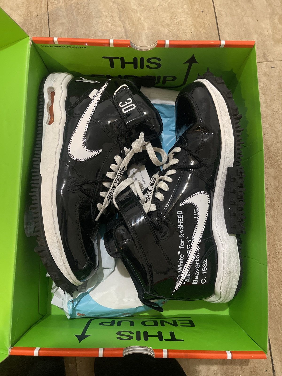 Nike × Off-White Air Force 1 Mid Size US 12 / EU 45 - 1 Thumbnail