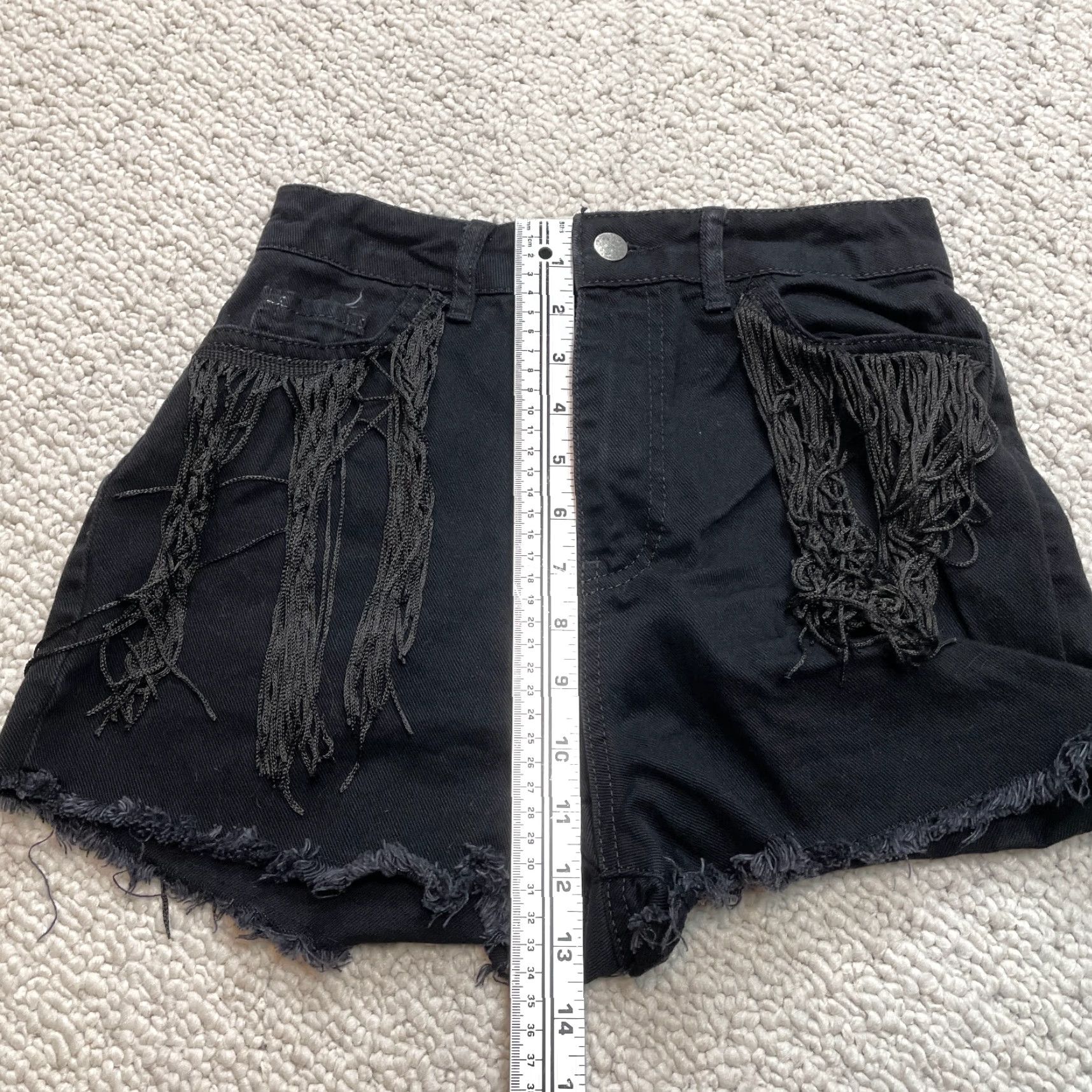 Boohoo Boohoo Blue Women’s Black Cutoff Jean Shorts Distressed Size 2 Fringed Raw Denim 3 in Inseam High Rise (Casual Party Travel) Mens? Size 26" / US 2 / IT 38 - 4 Thumbnail