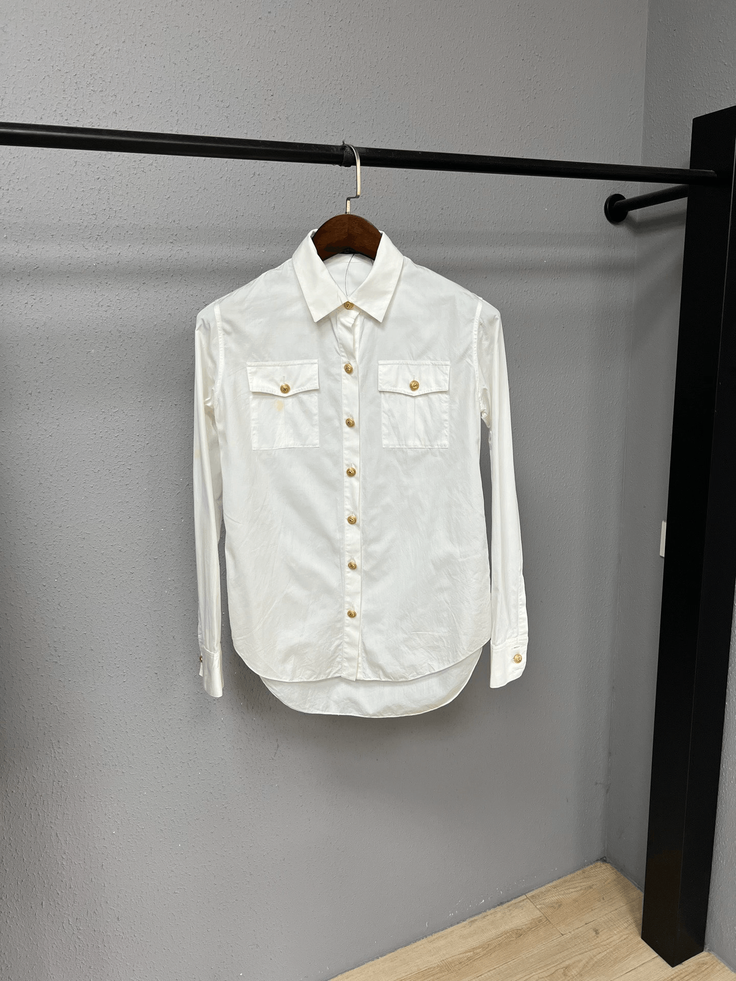 Balmain Balmain Gold Button Shirt Size XS / US 0-2 / IT 36-38 - 1 Thumbnail