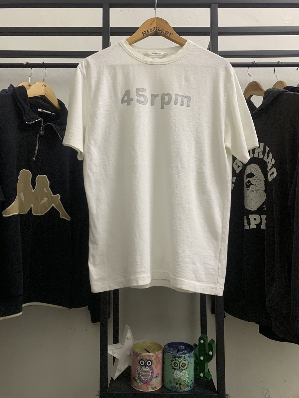 🔥HOT🔥 VINTAGE 45rpm GLITTER PRINT SPELLOUT TEE