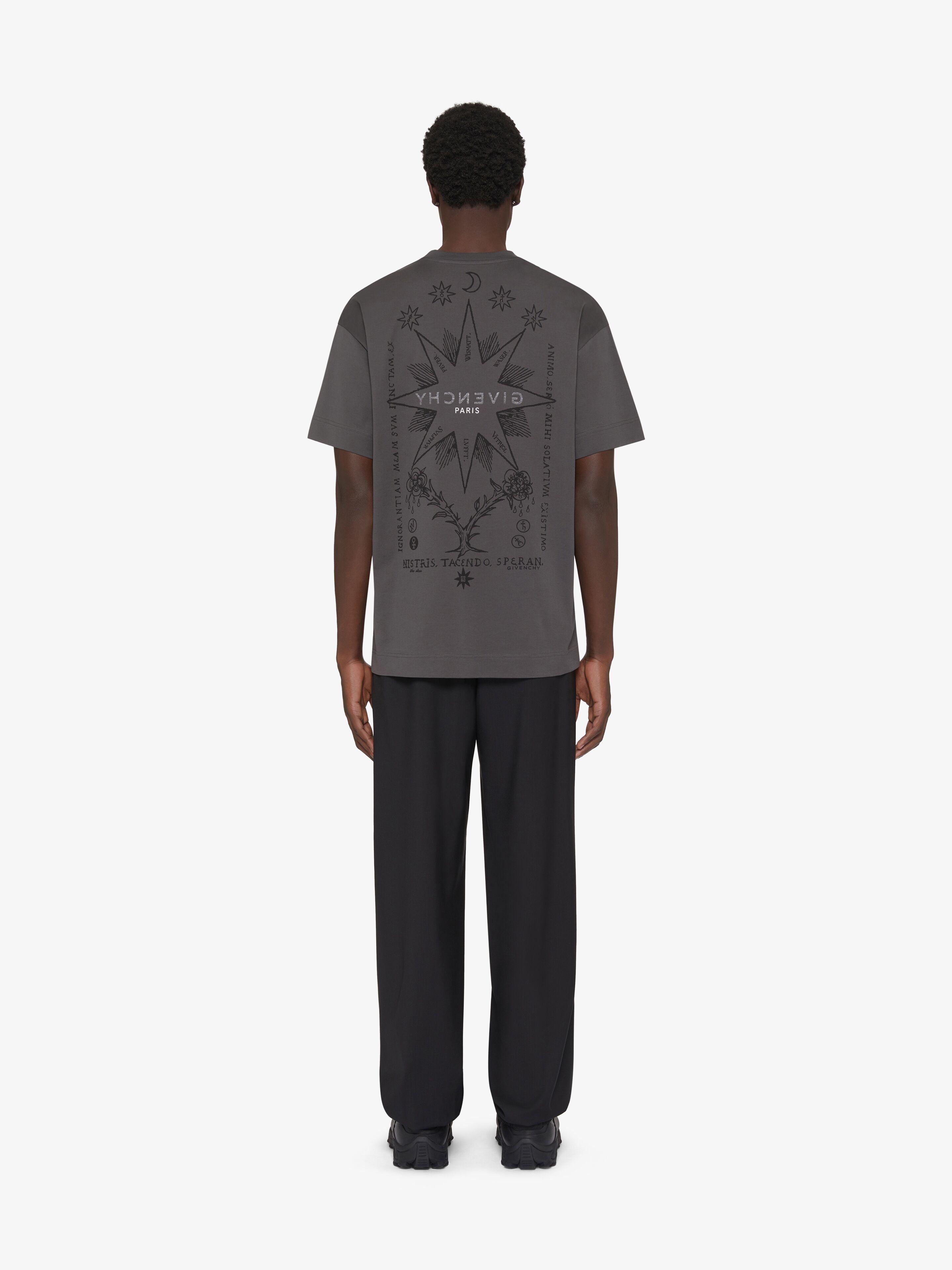 Givenchy o1w1db10426 Standard Short Sleeve T-Shirt in Grey Size US XL / EU 56 / 4 - 4 Thumbnail