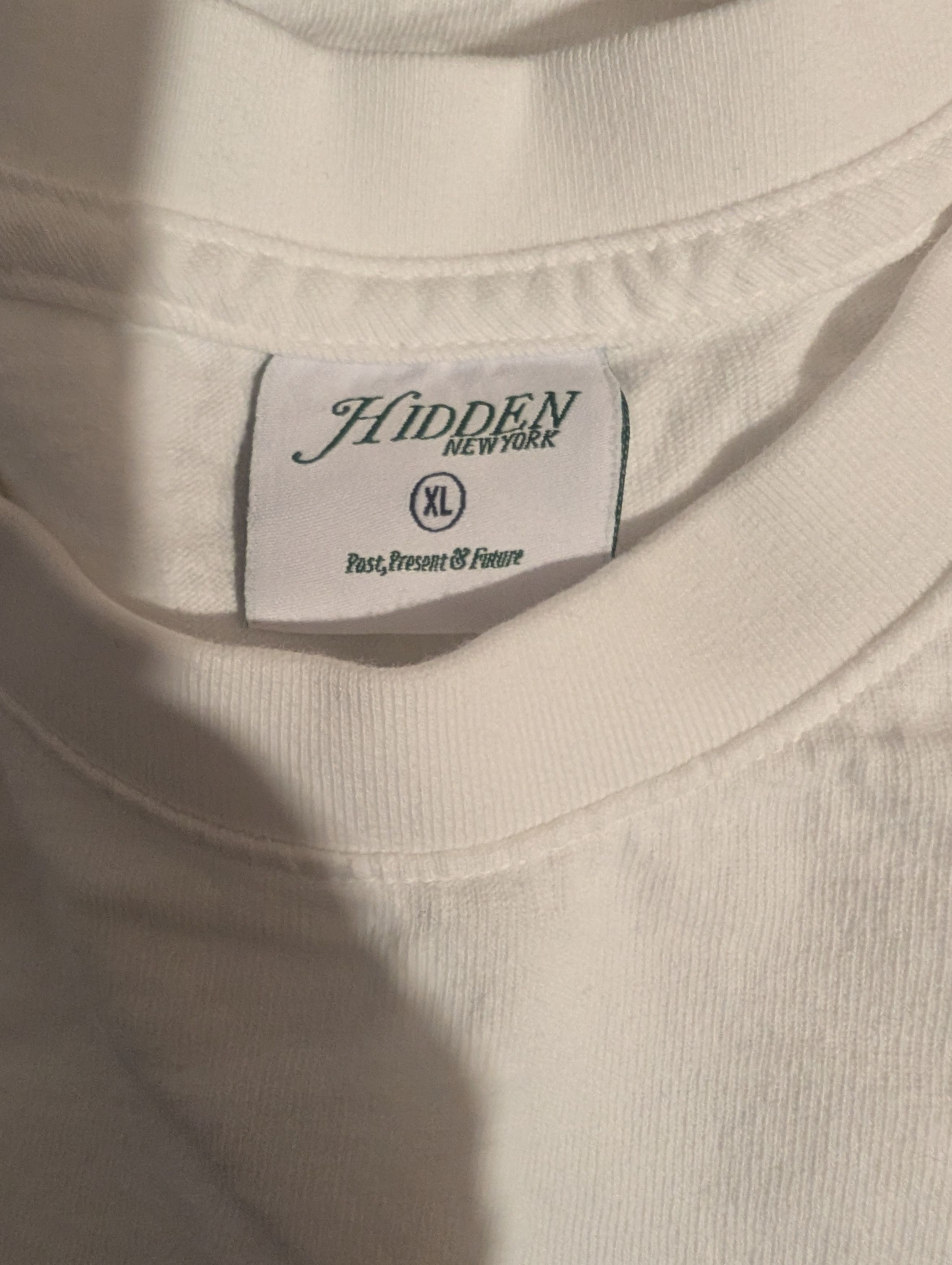 HIDDEN Hidden NY "No one evere really dies" Tee size XL Size US XL / EU 56 / 4 - 5 Thumbnail