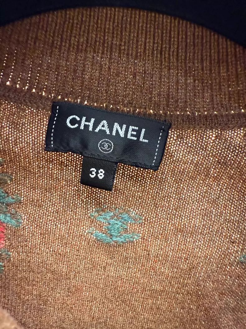Chanel Chanel 22K brown small flower Polo colorful diamond button Size XS / US 0-2 / IT 36-38 - 3 Thumbnail
