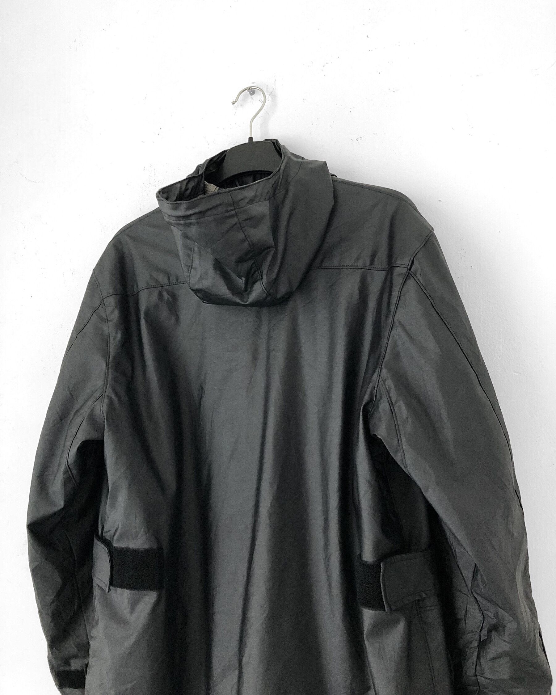Massimo Osti 1996 A/W Massimo Osti Production Rubberized Mountain Parka Size US S / EU 44-46 / 1 - 8 Thumbnail