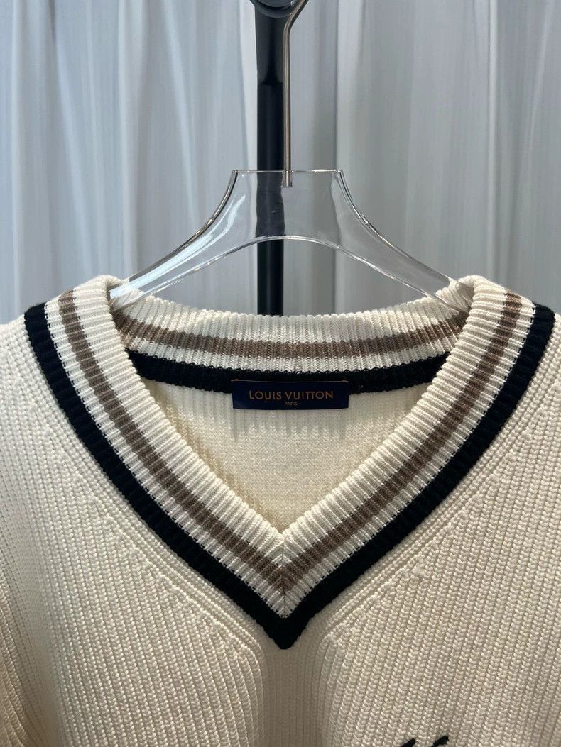 Louis Vuitton Louis Vuitton V -2505 Size US L / EU 52-54 / 3 - 3 Thumbnail