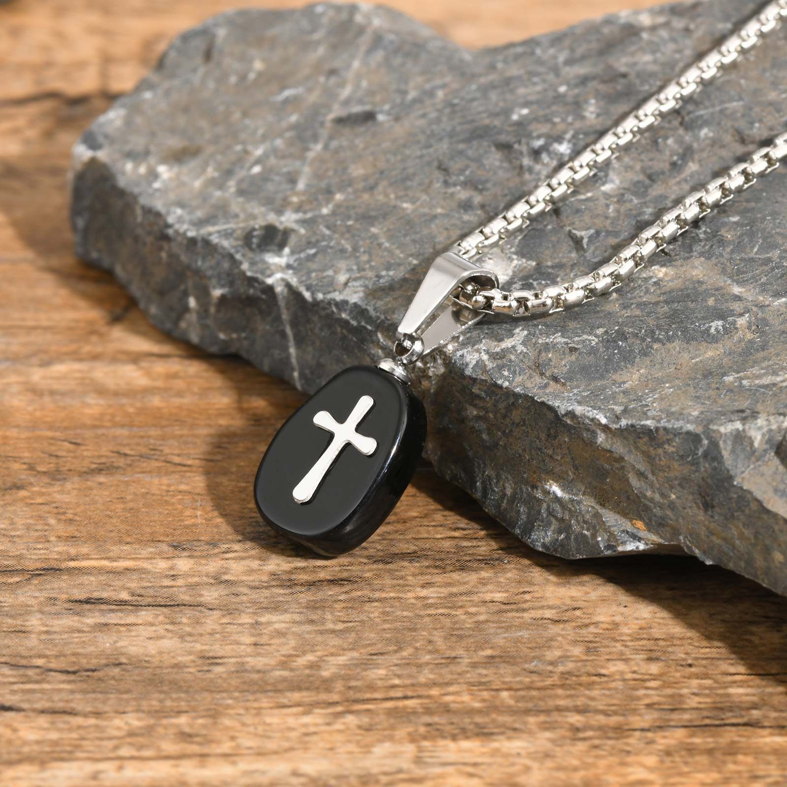 Jewelry Retro Classic Style Cross Necklace Size ONE SIZE - 3 Thumbnail