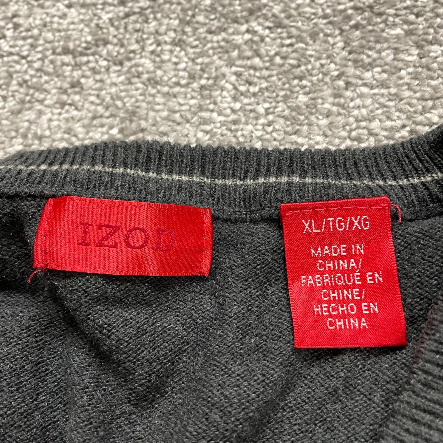 Izod IZOD Sweater Pullover Men XL Dark Gray V-Neck Knit Cotton Acrylic Casual Workwear Knitwear - Solid Knit - IZOD Mens XL Gray V-Neck Pullover Sweater Size US XL / EU 56 / 4 - 5 Thumbnail
