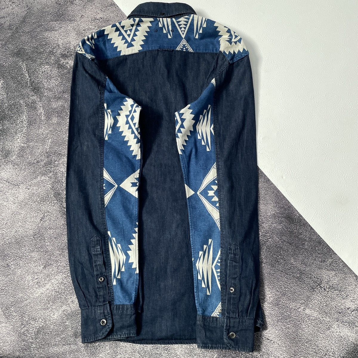 Sophnet. 🔥Sophnet japan western pattern denim shirt Size US L / EU 52-54 / 3 - 6 Thumbnail