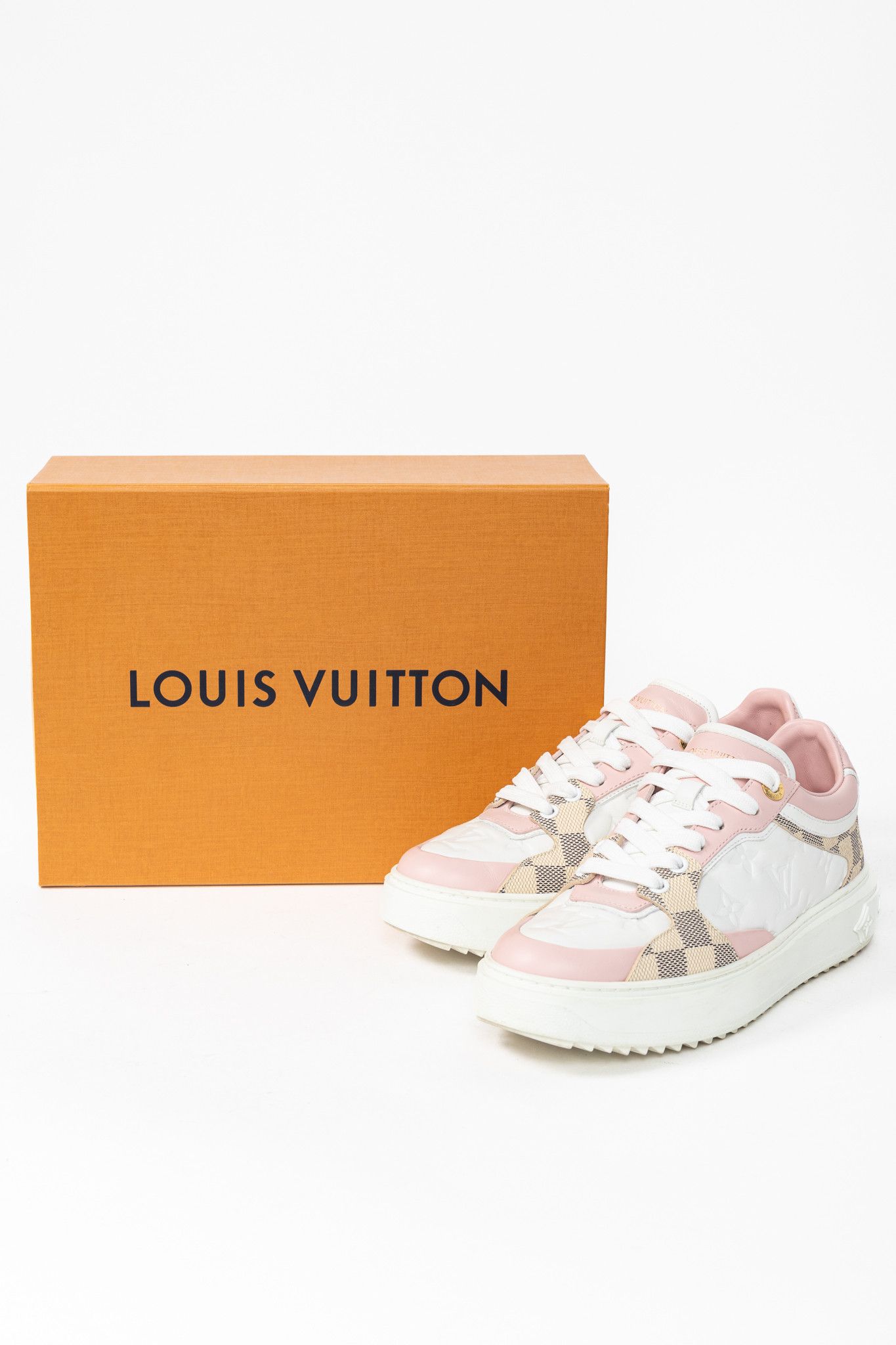 Louis Vuitton Louis Vuitton Time Out Embossed & Damier Azur Sneakers Size US 7.5 / IT 37.5 - 12 Thumbnail