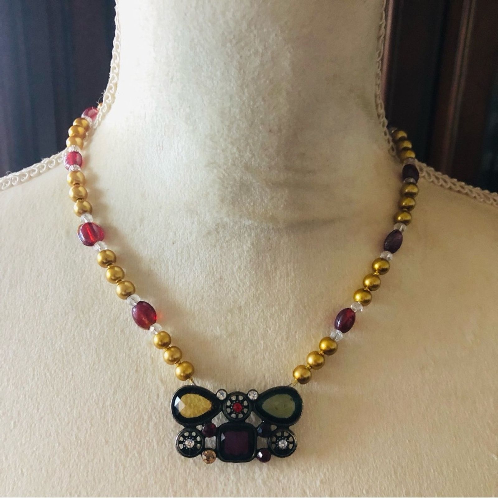 Handmade Handcrafted repurpose regal look pendant Pearl necklace Size ONE SIZE - 2 Thumbnail