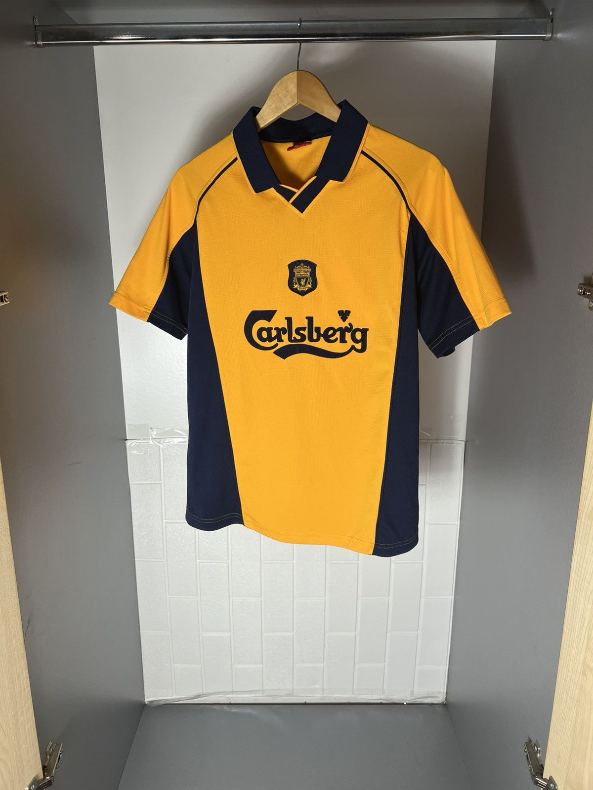 Vintage VERY RARE FC LIVERPOOL ENGLAND RETRO SOCCER JERSEY Y2K 90s Size US M / EU 48-50 / 2 - 11 Thumbnail