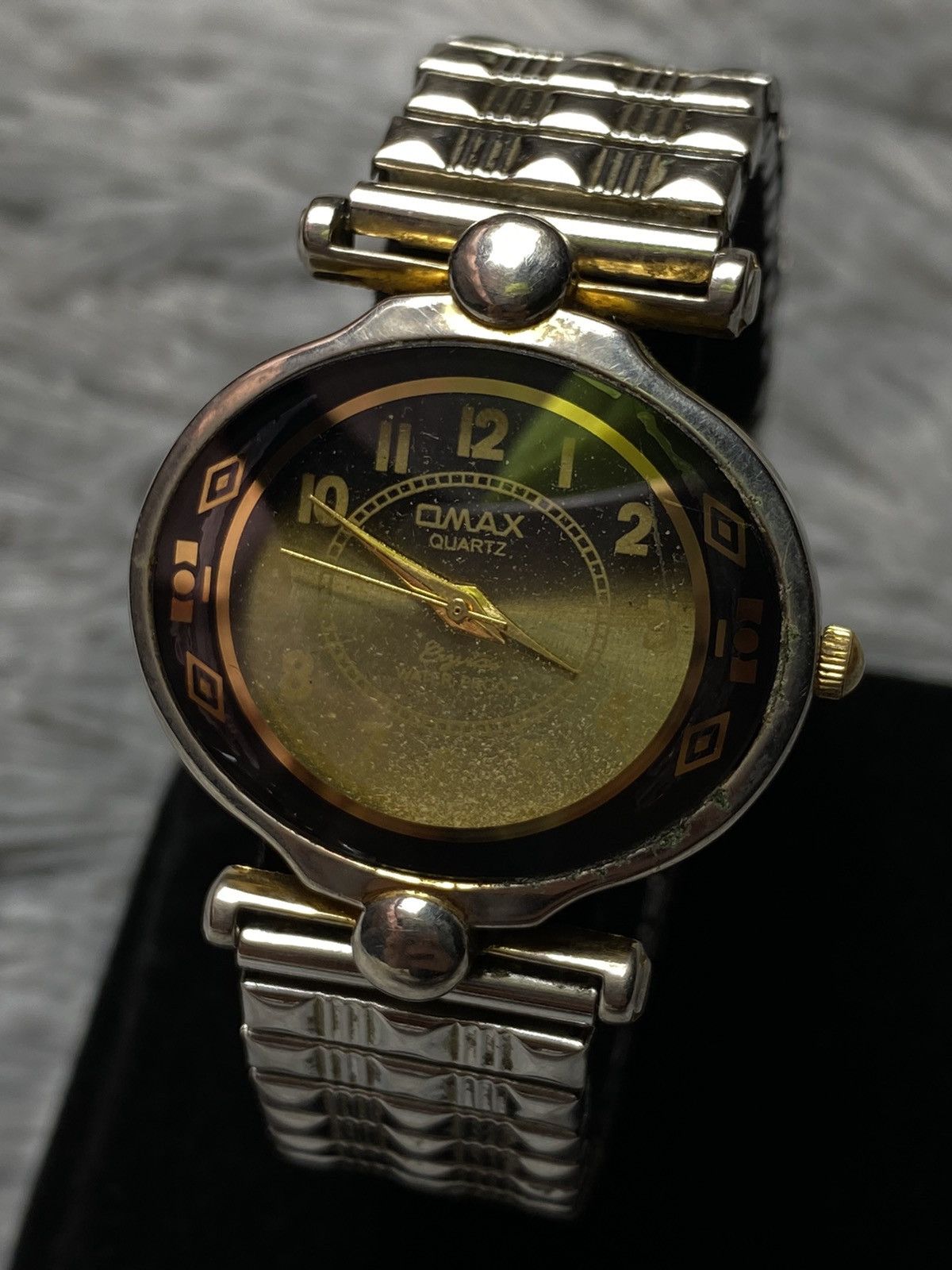Jewelry × Vintage Omax Vintage Gold Dial Watch | Japan Movement | Unique Style Size ONE SIZE - 2 Thumbnail