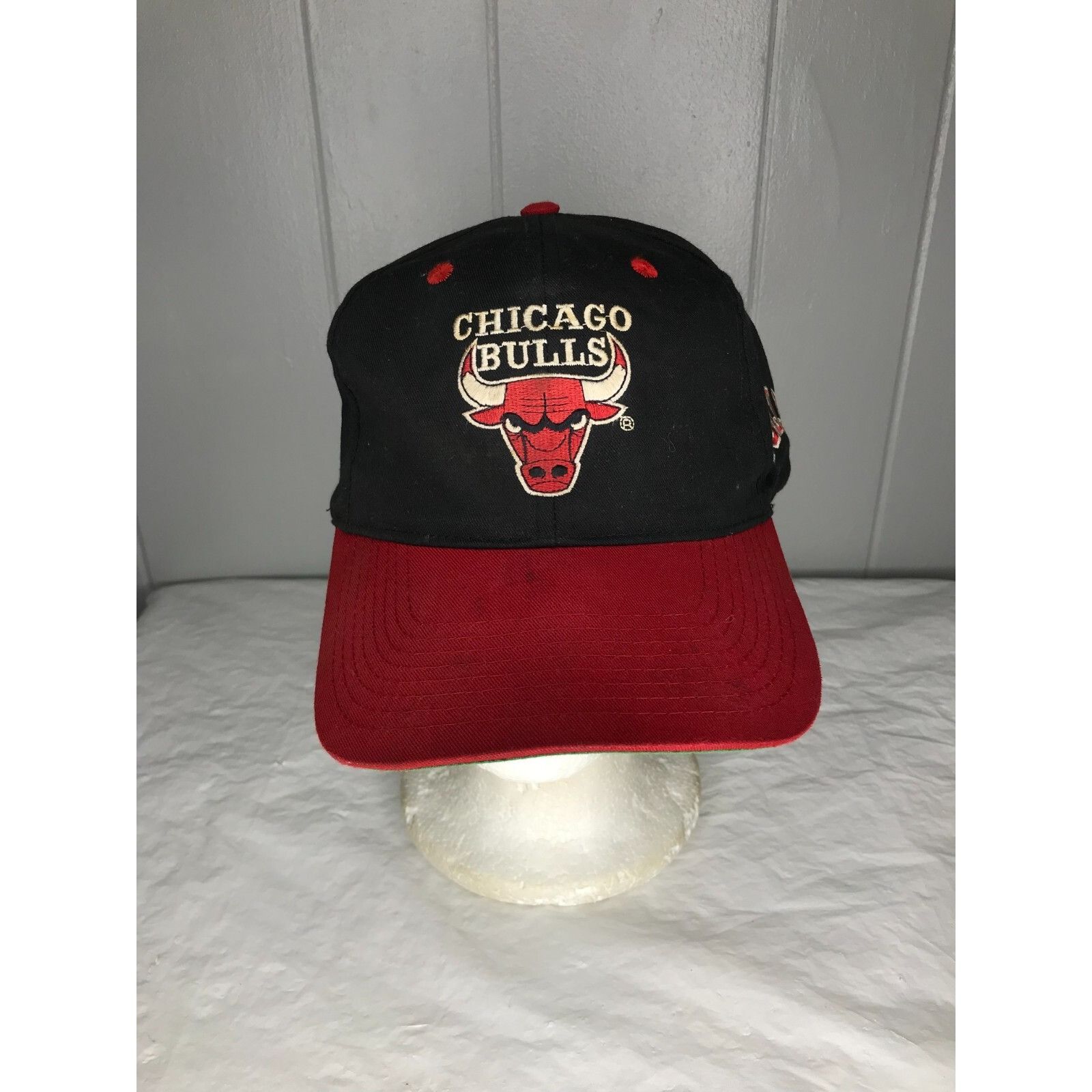 NBA × Vintage Vintage Chicago Bulls SnapBack Hat NBA Champ Hat Back Talk S Size ONE SIZE - 1 Thumbnail