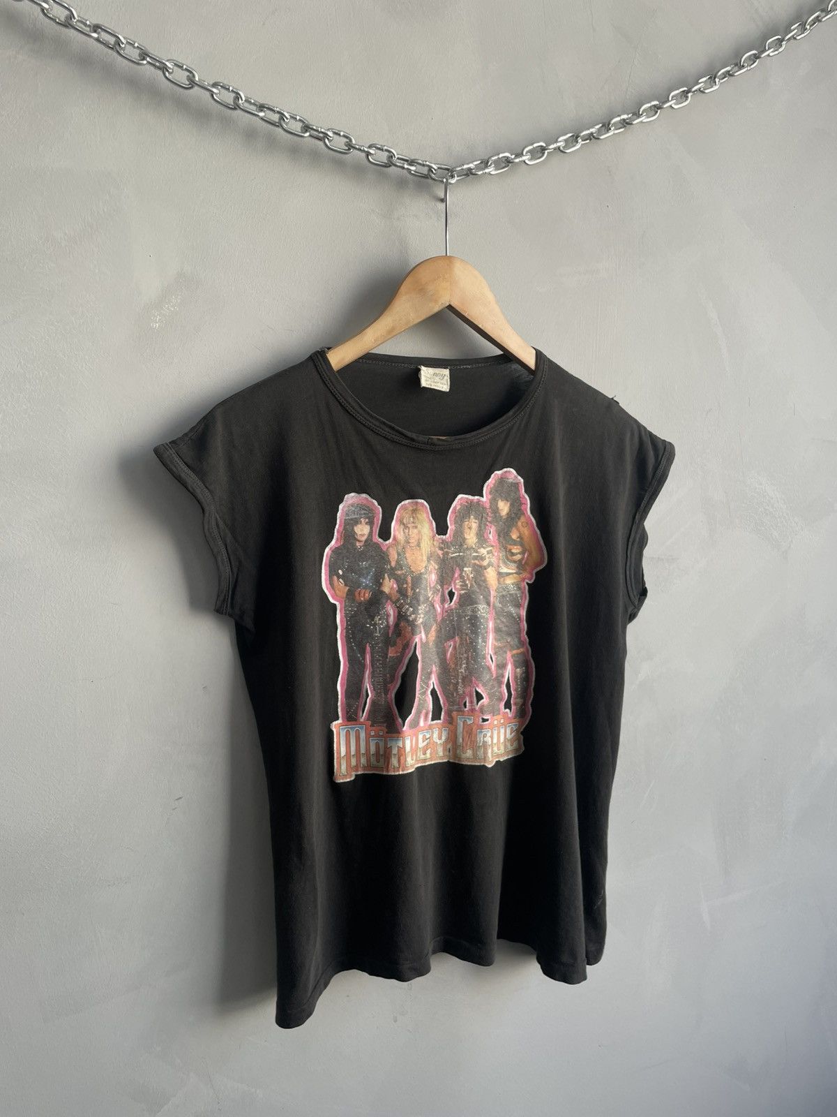 Band Tees Vtg washed cotton 90s tank top Motley Crue shirt Size US M / EU 48-50 / 2 - 3 Thumbnail