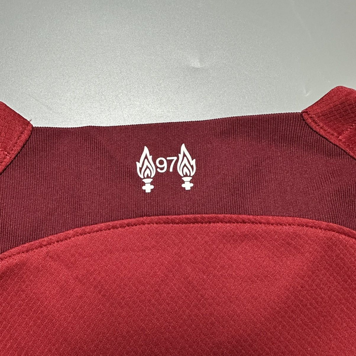Vintage LIVERPOOL NIKE 2022/2023 FOOTBALL HOME JERSEY #20 DIOGO JOTA Size US L / EU 52-54 / 3 - 11 Thumbnail
