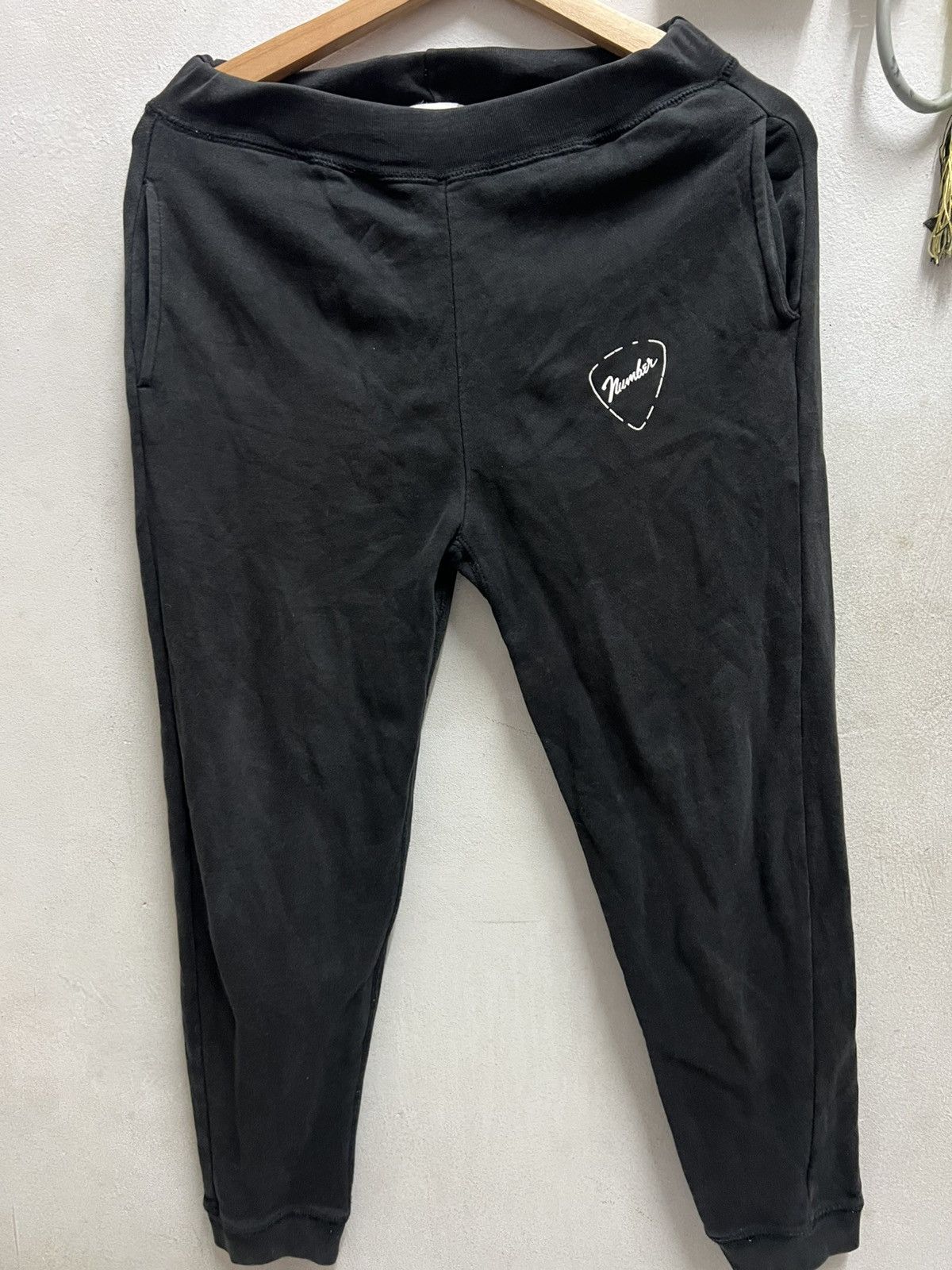 Number (N)ine Number nine jogger sweatpant logo black Size US 30 / EU 46 - 1 Thumbnail