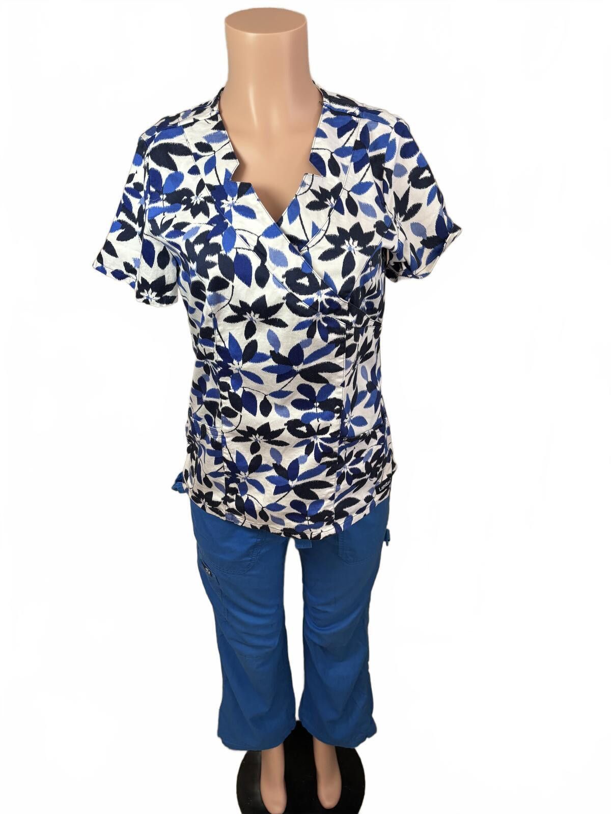Other Landau Kathy Peterson Scrub Set Top Blue Floral S/M Med Size 30" / US 8 / IT 44 - 2 Thumbnail