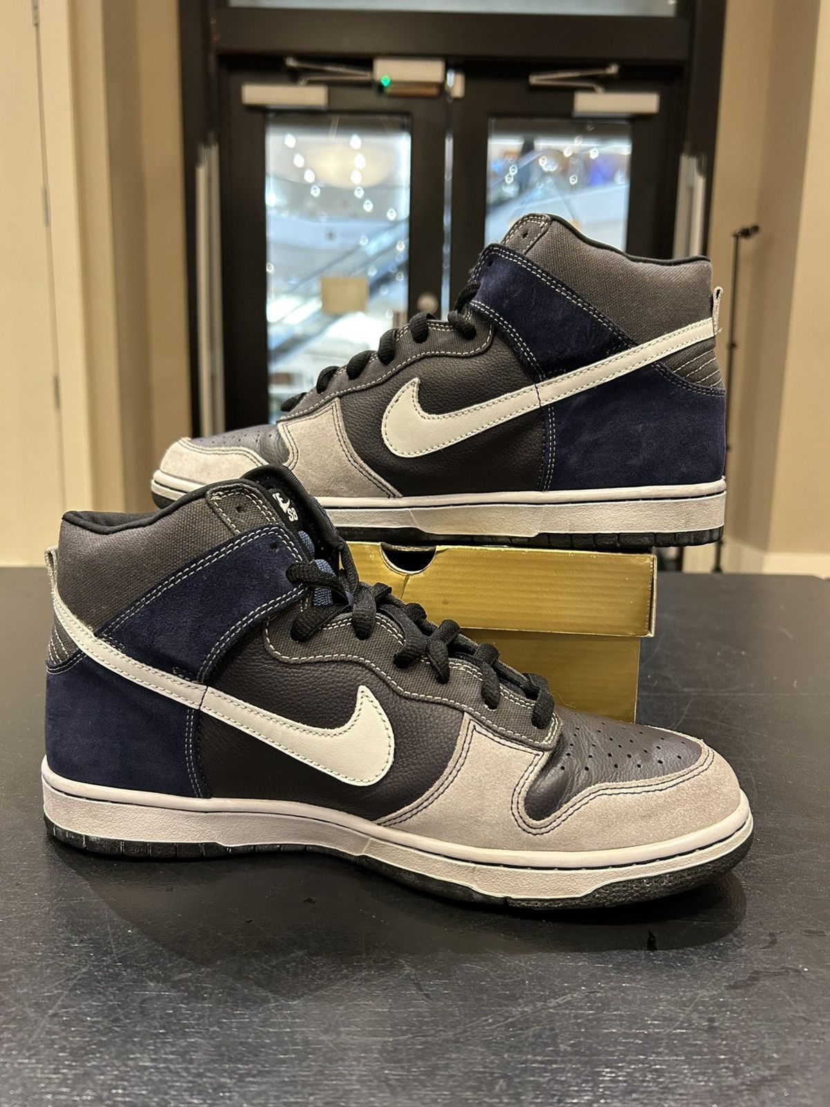 Nike Nike SB Dunk High ‘Un- Futuras’ Size US 10.5 / EU 43-44 - 2 Thumbnail