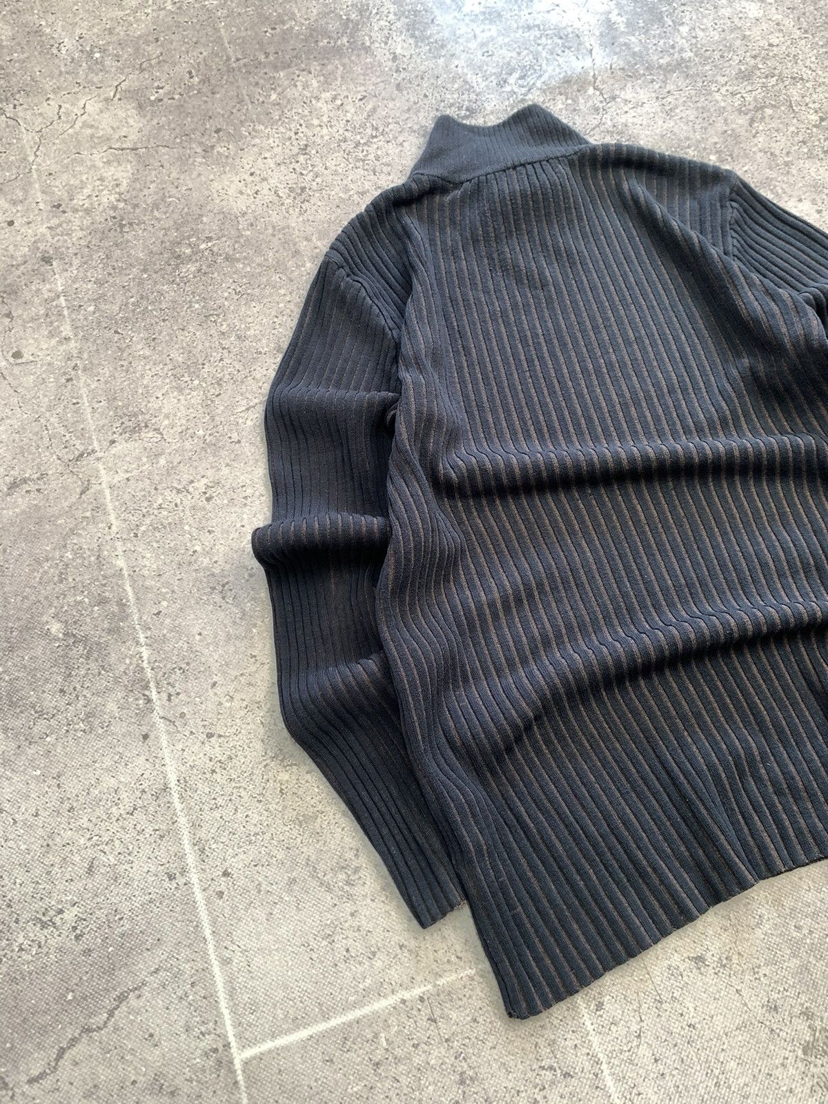 Japanese Brand × Vintage Vintage Y2K Distressed Striped Sweater Faded knit Y2K Effect Size US M / EU 48-50 / 2 - 16 Thumbnail