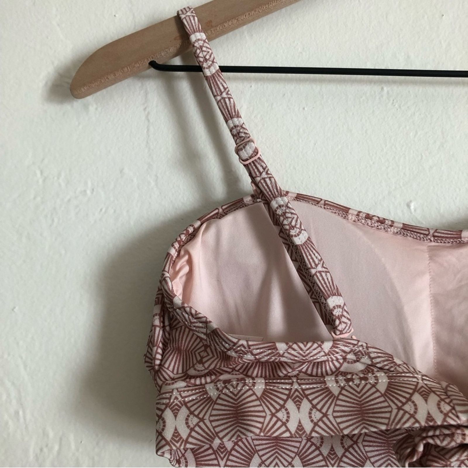 Other Pretty Me Swimwear Asymmetrical Shoulder Ruffle Bikini Top Size ONE SIZE - 2 Thumbnail