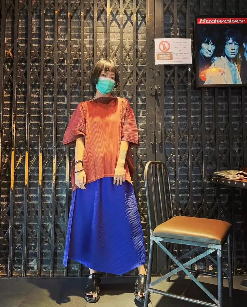 Issey Miyake Issey Miyake size:3 Blue pleated skirt Size 42" / US 20 - 1 Thumbnail