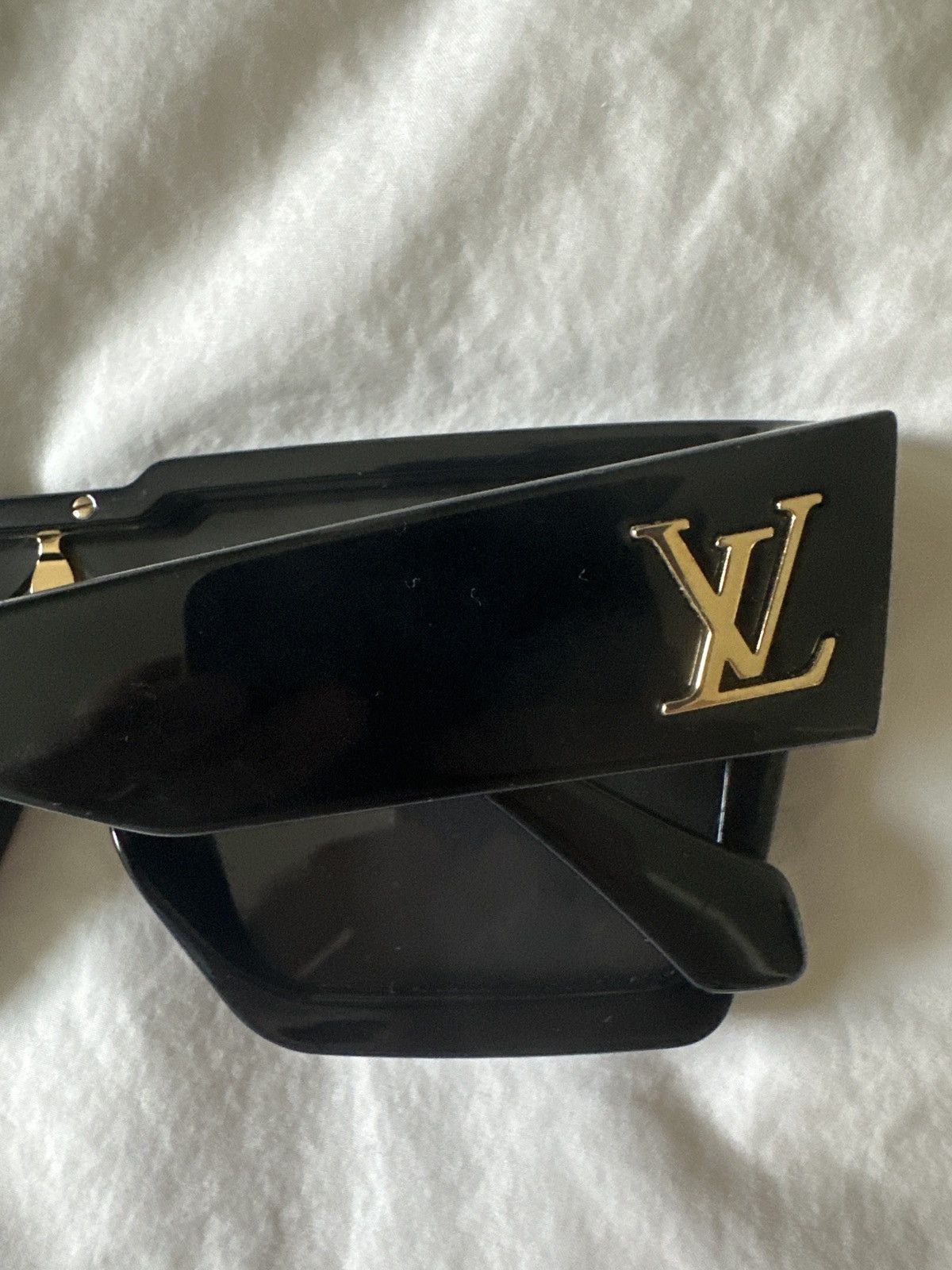 Louis Vuitton LOUIS VUITTON CYCLONE SUNGLASSES Size ONE SIZE - 3 Thumbnail