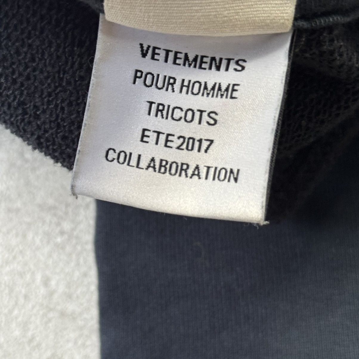 Vetements SS17 Vetements x Champion Hoodie Size US M / EU 48-50 / 2 - 5 Thumbnail