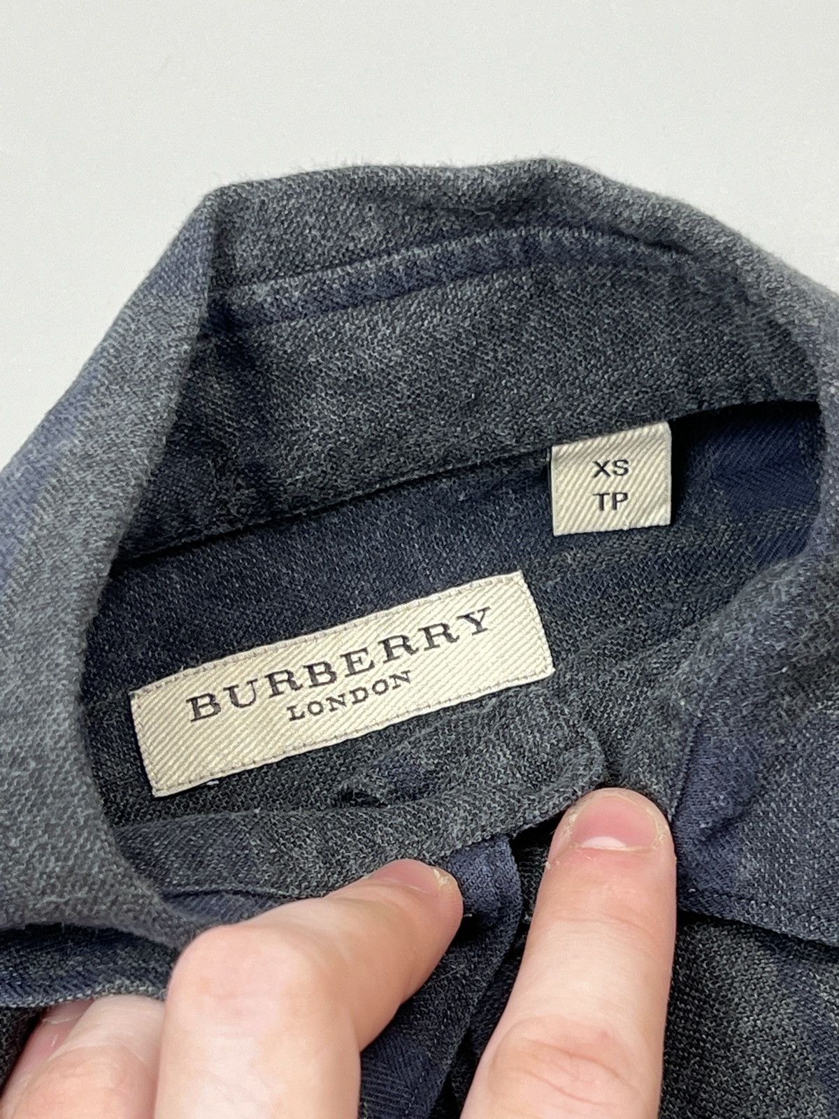Burberry Burberry London Nova Check Flannel Shirt (Y0479) Size US XS / EU 42 / 0 - 6 Thumbnail
