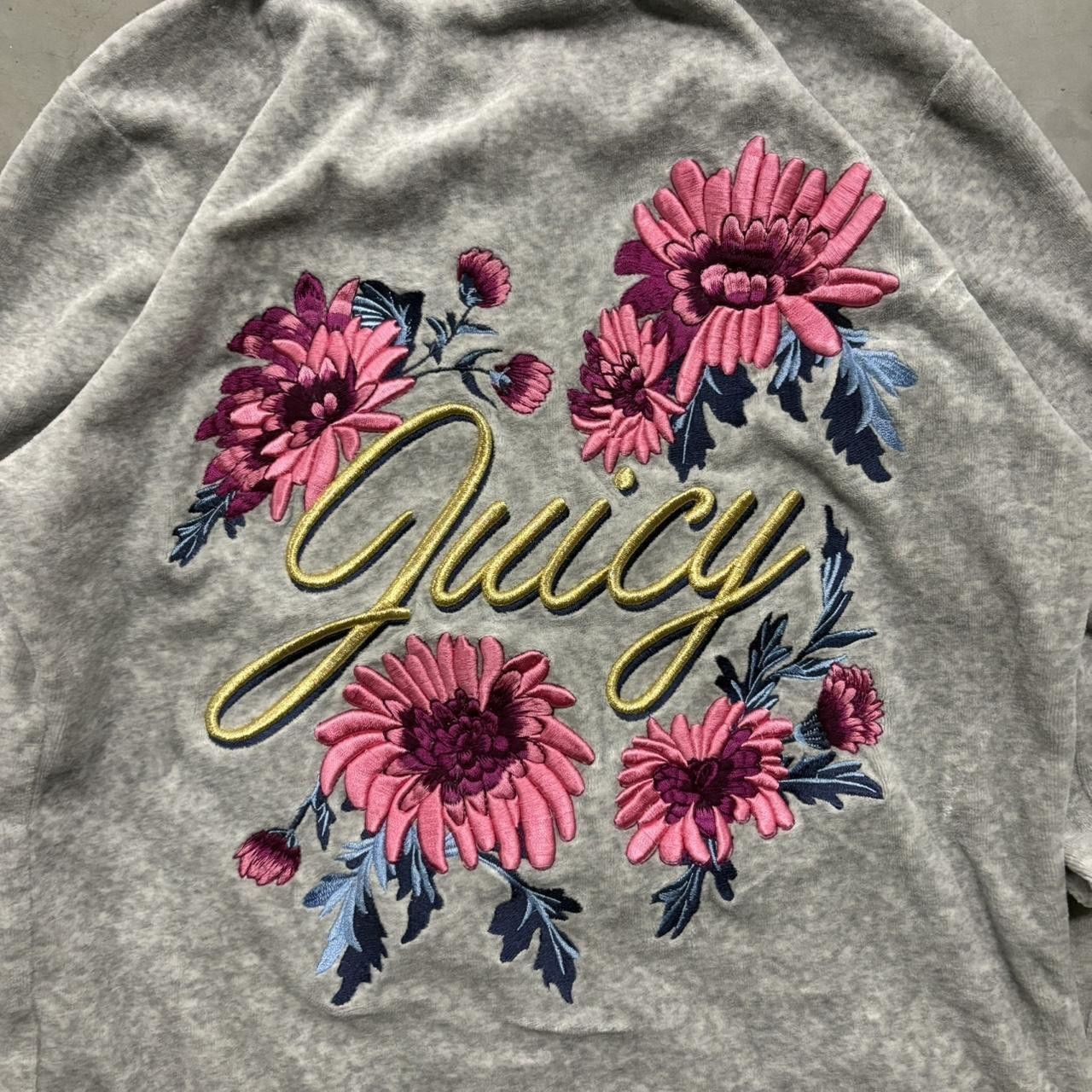 Vintage Crazy Vintage Y2K/2000s Juicy Couture Y2K Fashion Grey Zipup Hoodie! Size US M / EU 48-50 / 2 - 3 Thumbnail