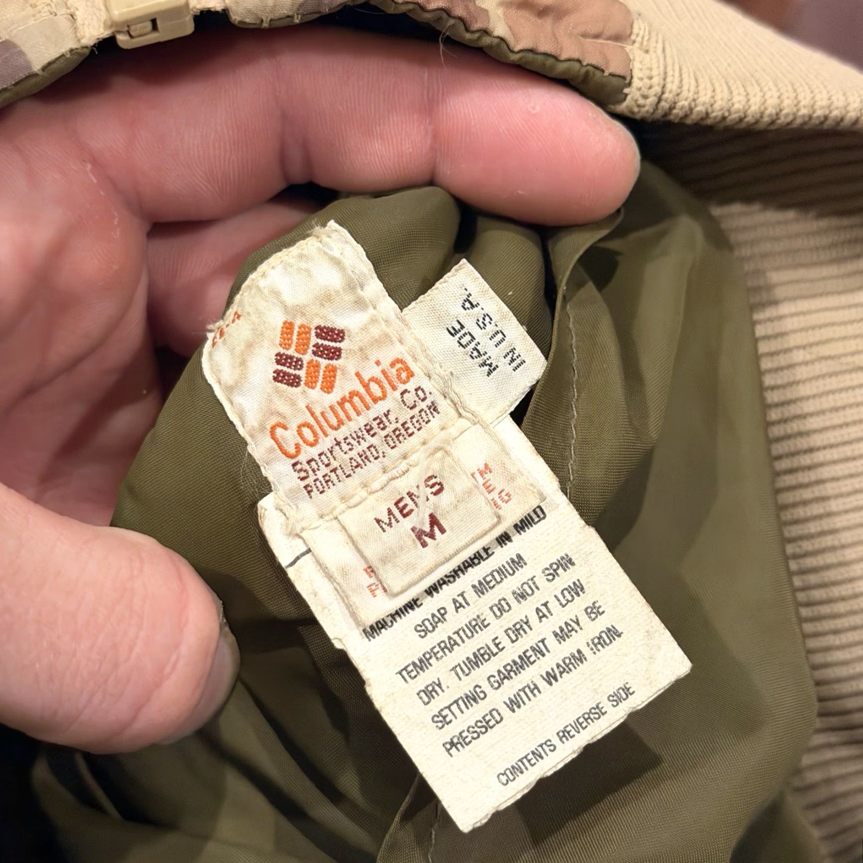 Vintage VINTAGE Columbia Reversible Camouflage Bomber Puffer Hunting Jacket Medium M Men Jacket Camouflage Reversible Camo Fall Winter 90s? Size US M / EU 48-50 / 2 - 3 Thumbnail