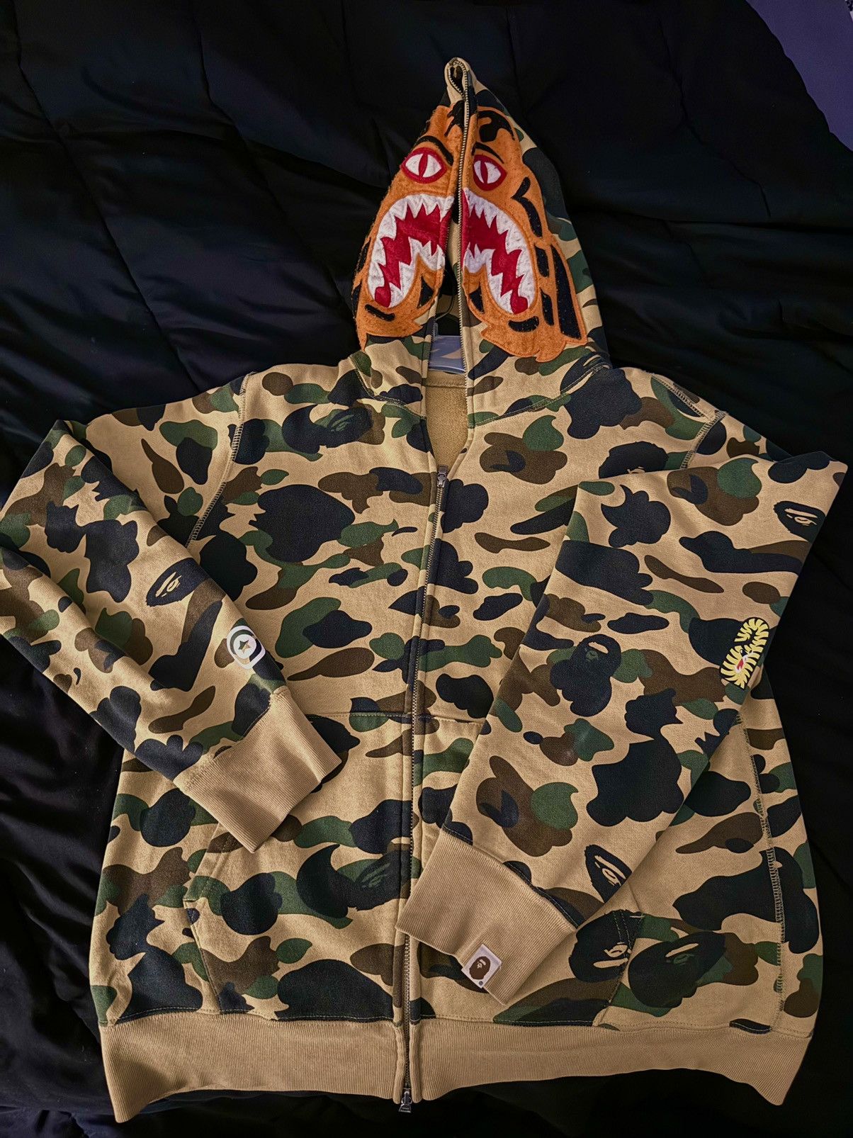 Bape 1st Camo Tiger Full Zip Hoodie Size US L / EU 52-54 / 3 - 1 Thumbnail