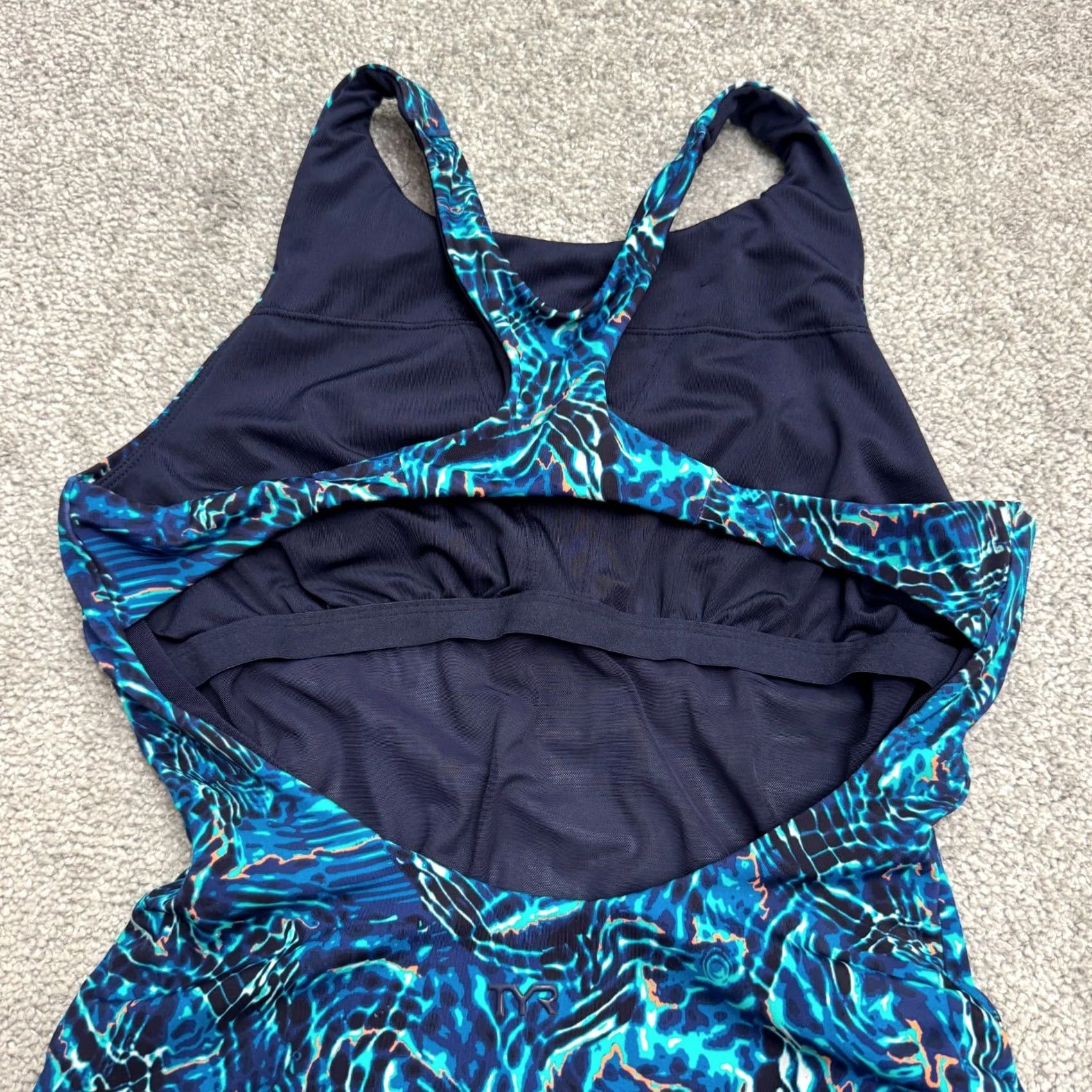 Vintage TYR Abstract Halter One Piece Bodysuit Swimwear Womens Small Blue Training Swim Size S / US 4 / IT 40 - 4 Thumbnail