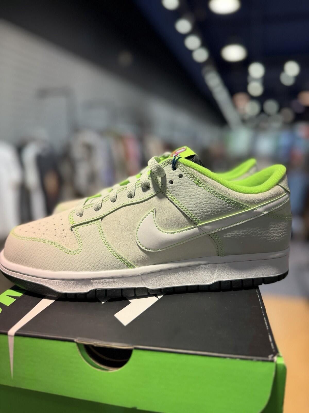 Nike Nike Dunk Low 'University of Oregon' Men's Size 9 Size US 9 / EU 42 - 4 Thumbnail