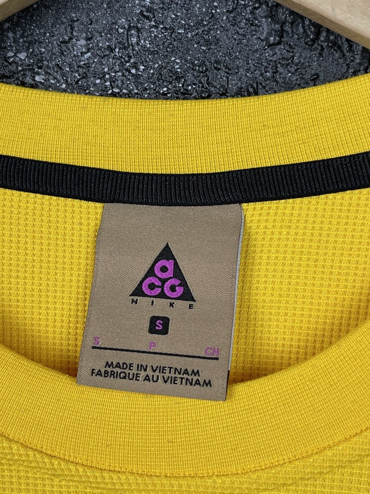 Nike ACG Nike ACG Graphic Print Yellow Waffle Long Sleeve T-Shirt Men’s Size Small Size US S / EU 44-46 / 1 - 7 Thumbnail