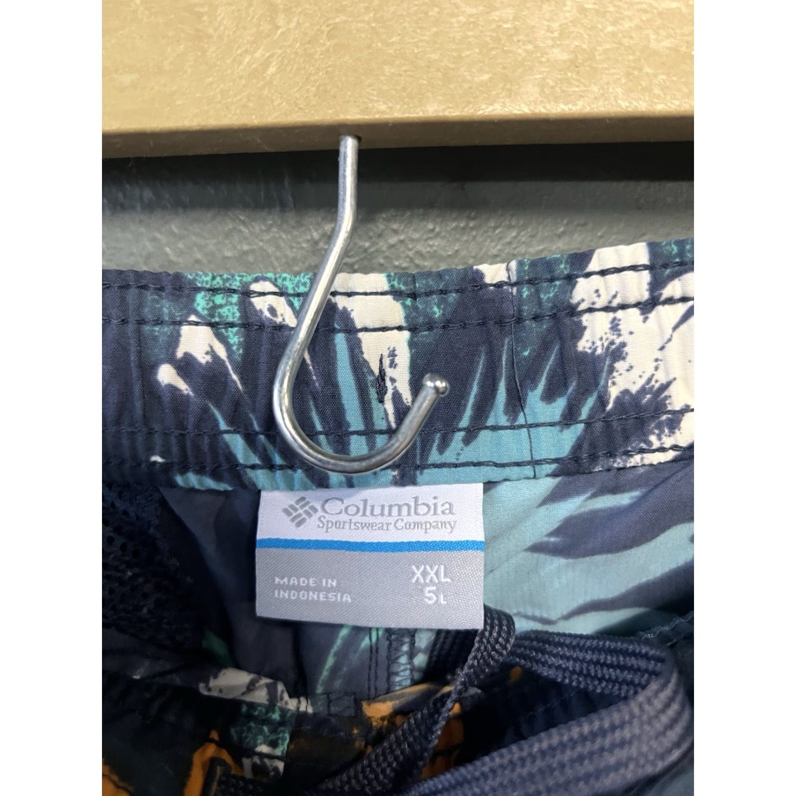 Vintage Columbia Men Blue Floral Pattern Swim Trunks 2XL NWT Regular Swim Bottom Trunks Girls? Wait Size US 39 - 3 Thumbnail