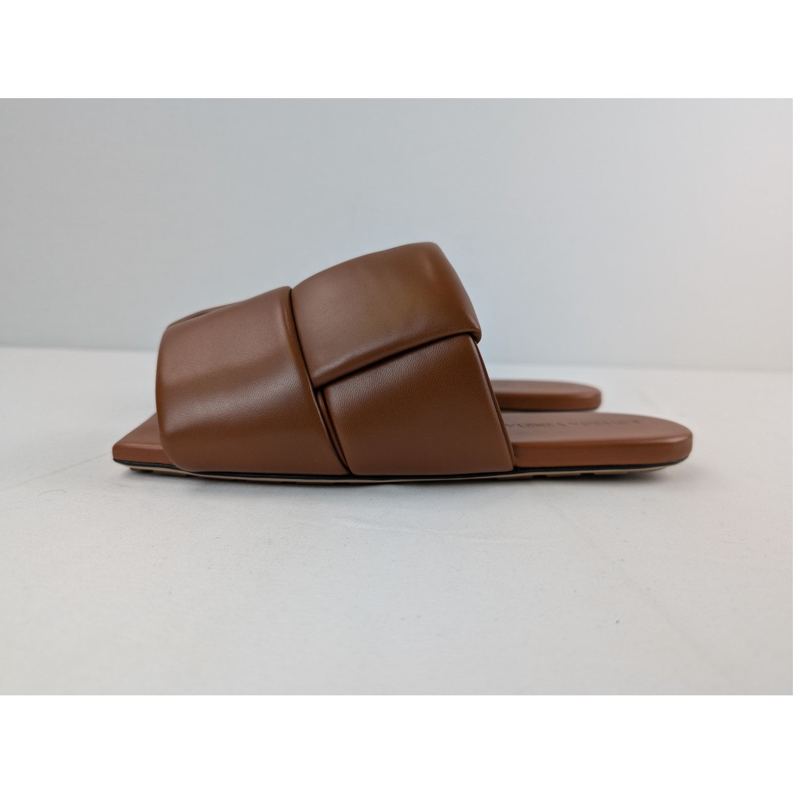 Bottega Veneta o1rshd1 Lagoon Nappa Leather Patch Sandal Slipper in Caramel Size US 9 / EU 42 - 10 Thumbnail