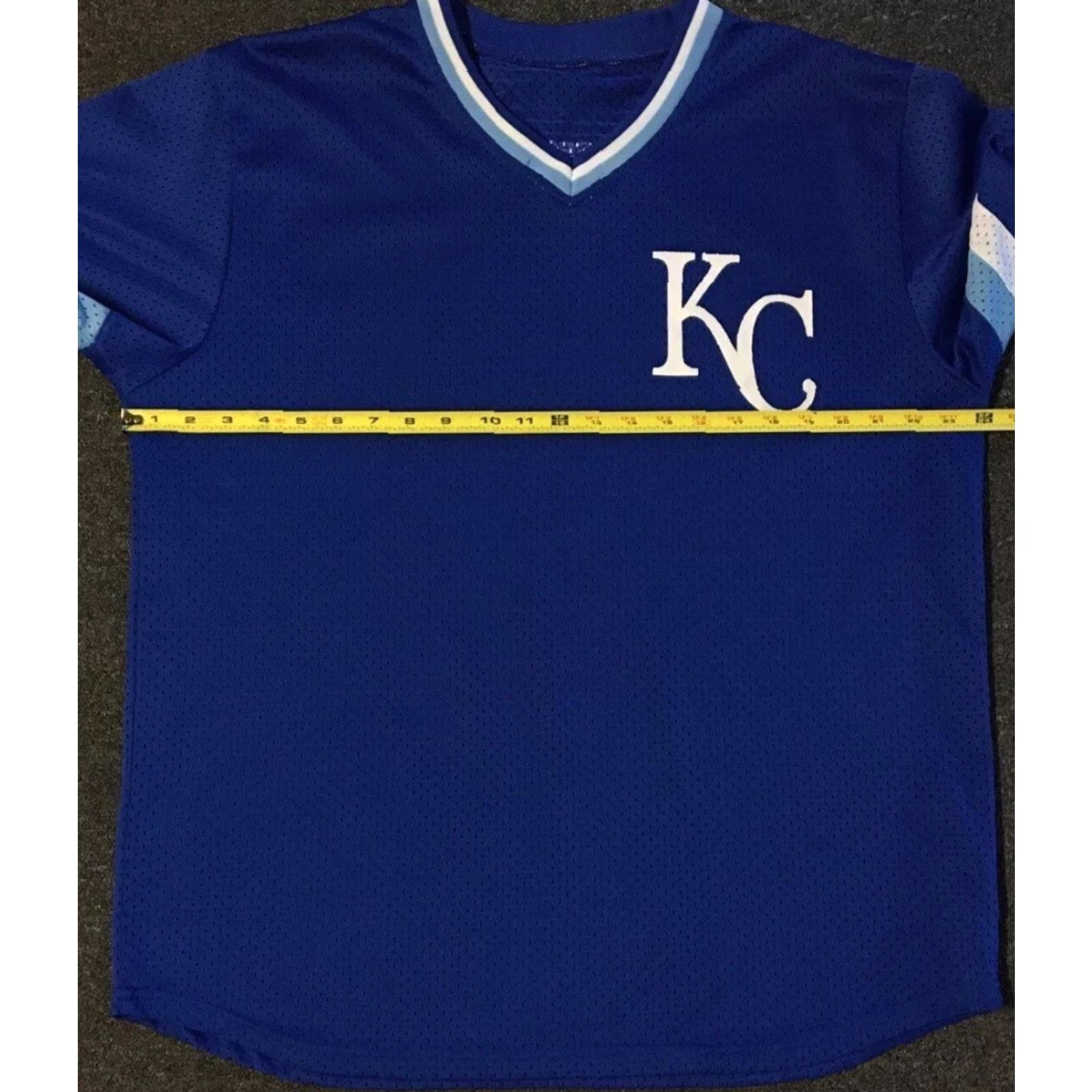 Vintage VINTAGE Kansas City Royals Shirt XL Blue World Series Crew Neck Short Sleeve Graphic Tee 90s 80s College Sports USA Men Size US XL / EU 56 / 4 - 5 Thumbnail